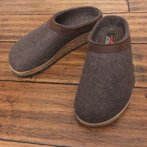 Haflinger Grizzly clogs with leather trim
